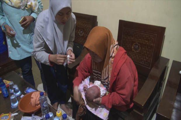 Penemuan Bayi di Pinggir...