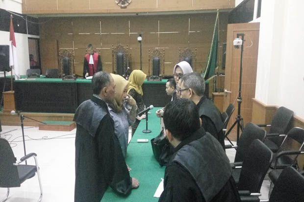Terima Suap, Hakim Cantik...
