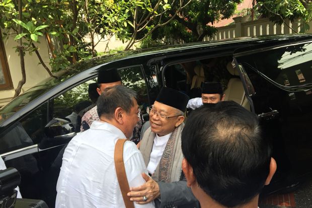 Jokowi-Maruf Amin Berbagi...