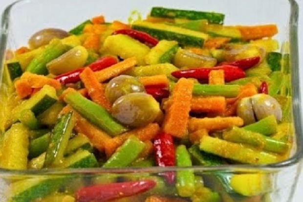 Tips Bikin Acar Kuning...