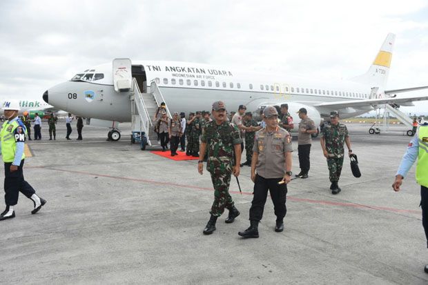 Dampingi Presiden Jokowi,...