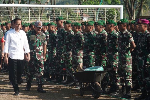 Jokowi Ikut Apel Siaga...