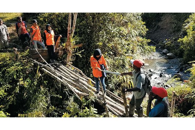 Naik Turun Bukit Demi...