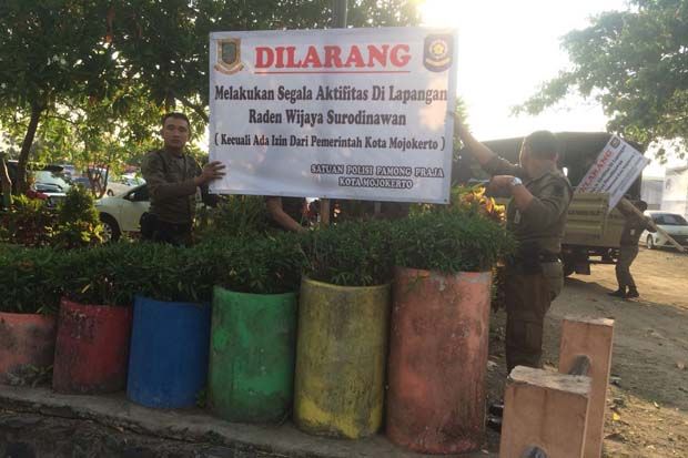 Jadi Parkir Mobil Goyang,...