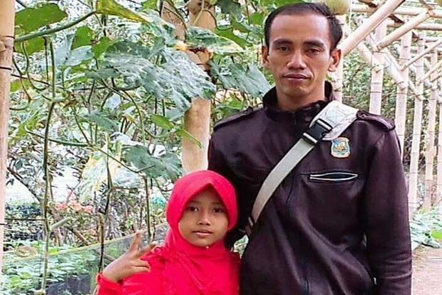 Viral Ayahnya Mirip...