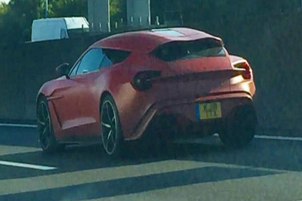 Aston Martin Vanquish...