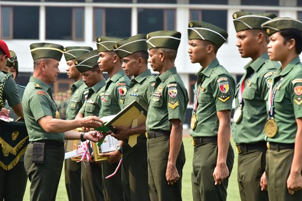 Raih Emas di Asian Games,...