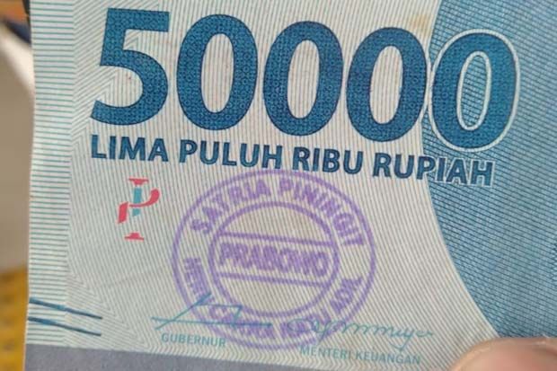 Ambil Uang di ATM, Warga...