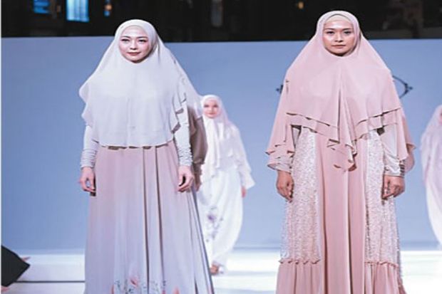 Mengoleksi Busana Muslim...