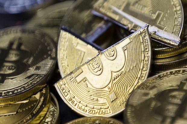 Harga Bitcoin Patah...