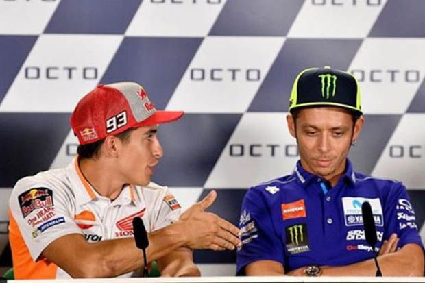 Rossi Tolak Jabat Tangan...