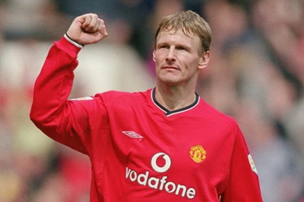 Sheringham Akan Berikan...