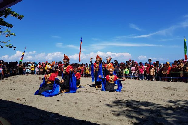 Festival Kayumaloa Pasangkayu...