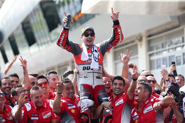 Cetak Rekor, Lorenzo...