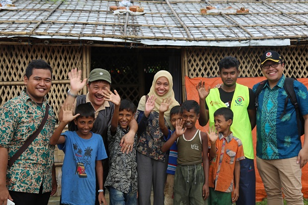 Anak Rohingya Semangat...