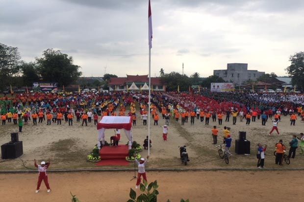 Gubernur dan Bupati...