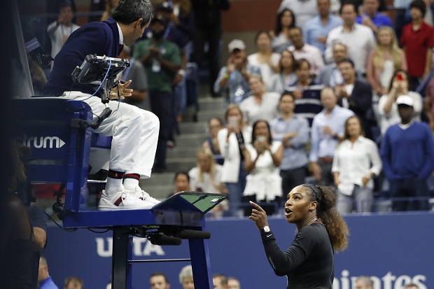 Telunjuk Serena Williams...