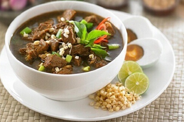 Yuk, Cicipi Rawon Khas...