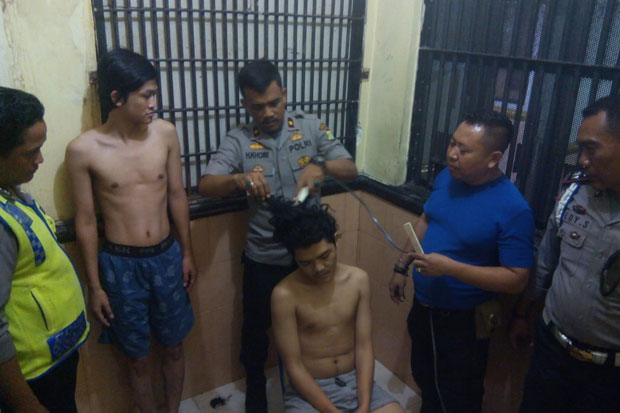 Jaga Kerapihan, Puluhan...