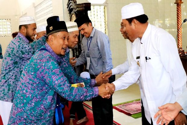 Wakil Bupati Sambut...