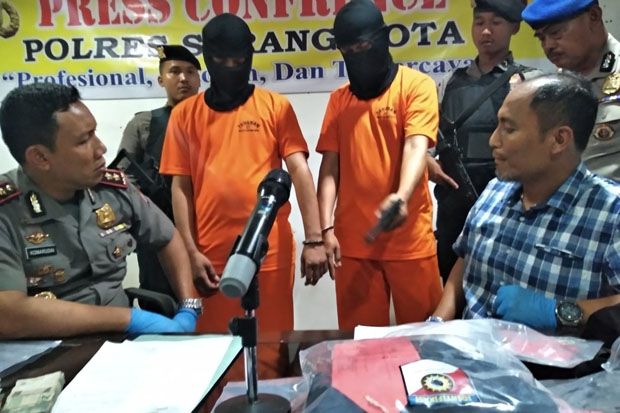 Polisi Tembak Dua Perampok...