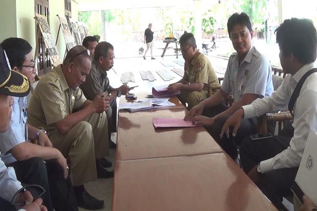 27 Pekerja Asing di...