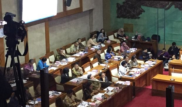 Ini Alasan Rupiah dipatok...