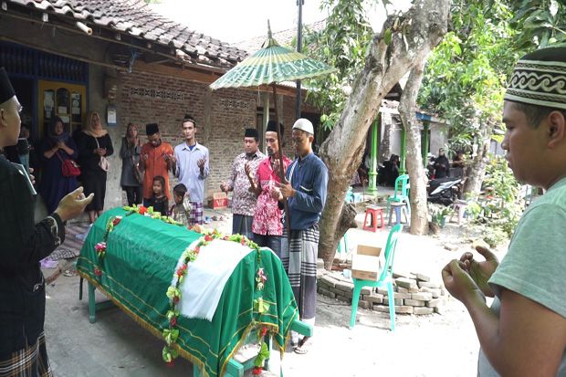 Wanita Muda Tewas di...