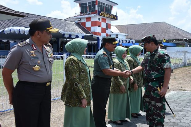 Panglima TNI Kunjungan...