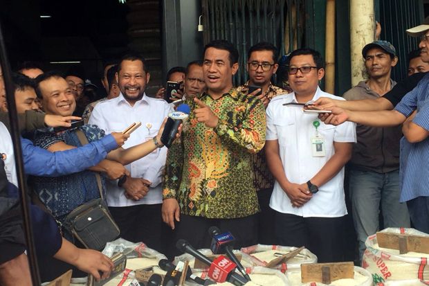 Harga Beras Impor Naik...