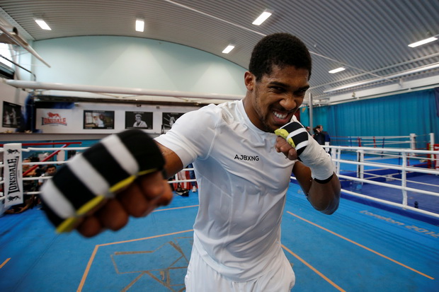 Amir Khan Ragu Anthony...
