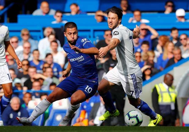 Hat-trick Hazard Warnai...