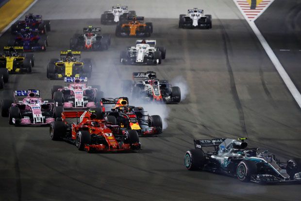 Hamilton Dominan di...