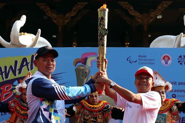 Pawai Obor Asian Para...