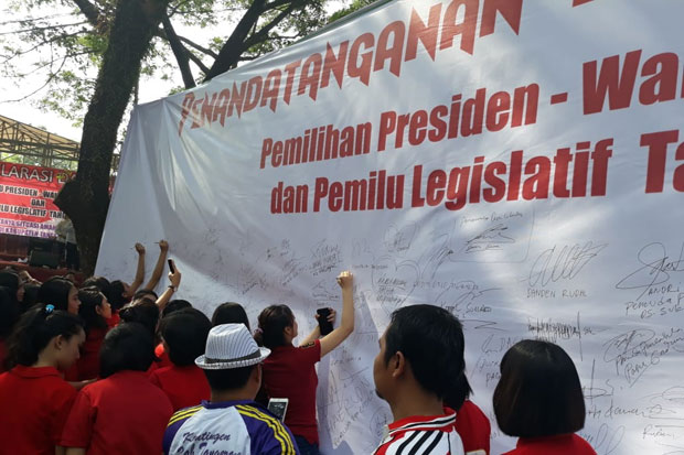 Warga Tangerang Tolak...