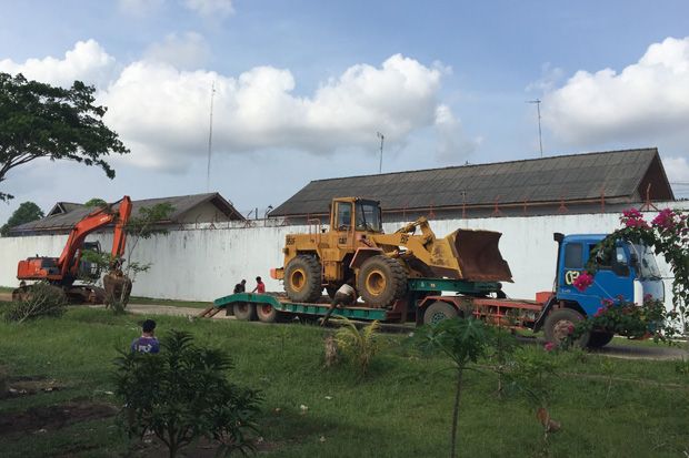 Kasus Tambang Bauksit,...