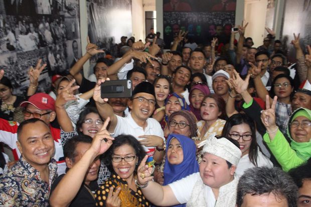 Relawan Jokowi-Maruf...