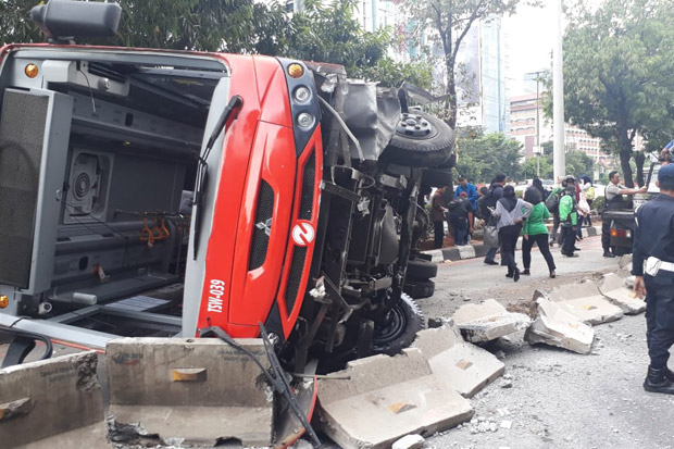 Penyebab Bus Transjakarta...