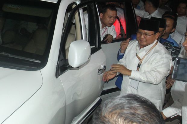 Prabowo Tiba di Kantor...