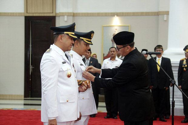 Gubernur Banten Lantik...