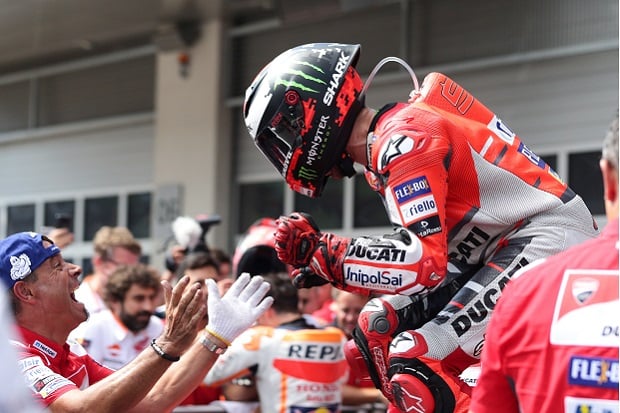 Lorenzo Raih Pole Position,...