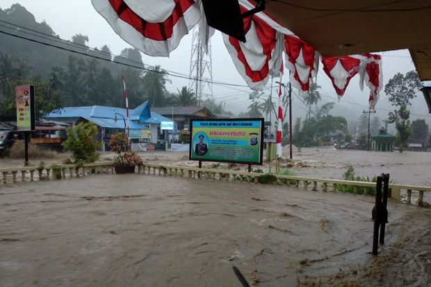 Banjir Bandang dan Longsor,...
