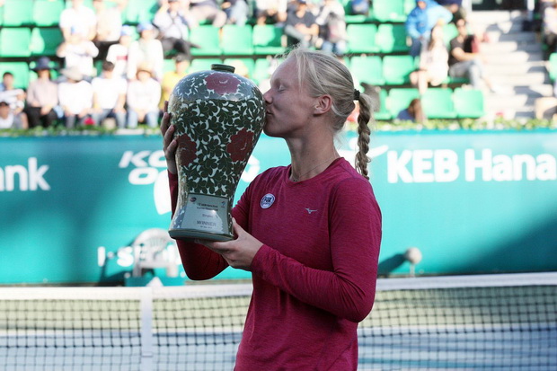 Juara di Seoul, Bertens...