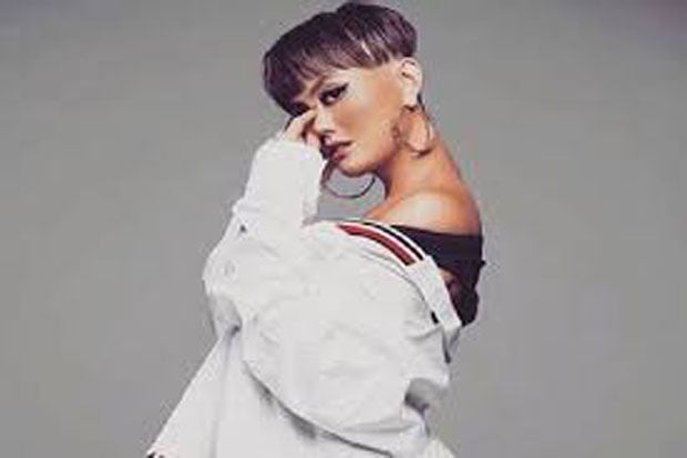 Agnez Mo Harus Rela...