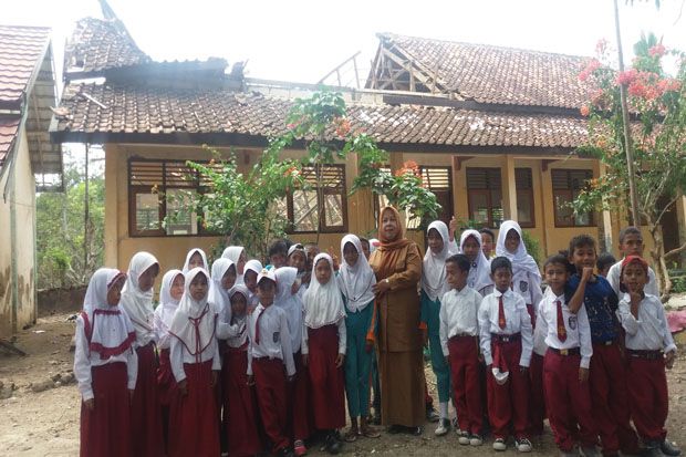 Diterjang Hujan Deras...