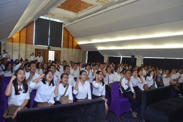 Kemenpora Rekrut 200...