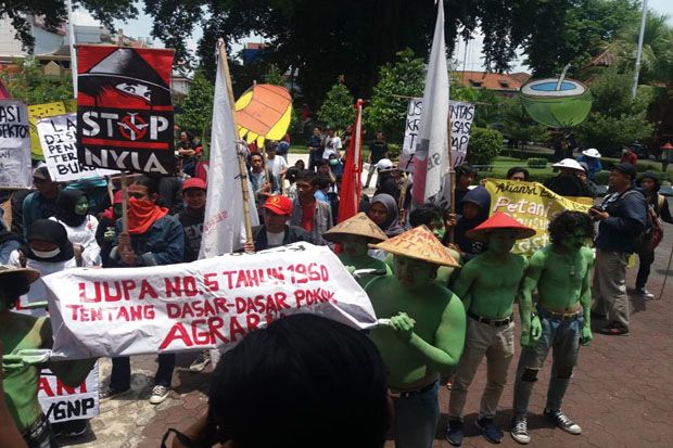 Peringati Hari Tani...