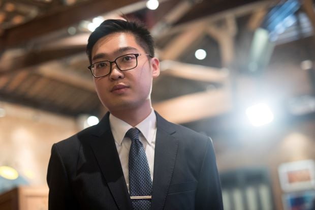 Hong Kong Larang Partai...