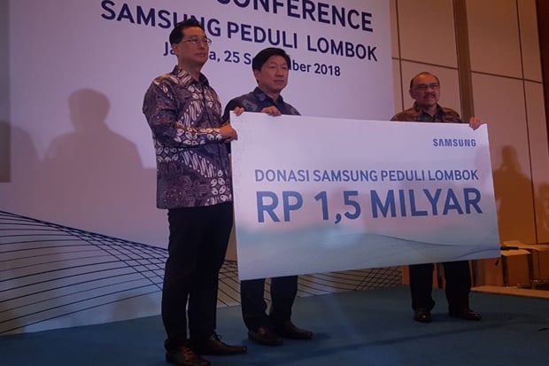 Samsung Serahkan Bantuan...