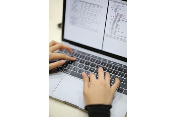 Digitalisasi Dunia Pendidikan,...